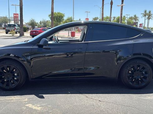 Used 2023 Tesla Model Y Long Range AWD/4WD image 5