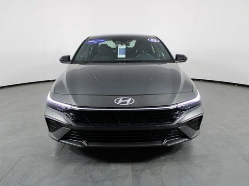 Certified 2025 Hyundai Elantra SEL image 12