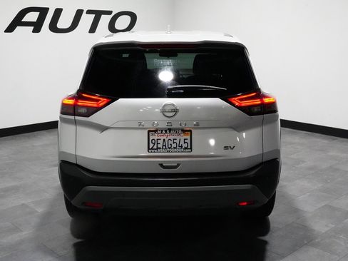 Used 2022 Nissan Rogue SV image 9