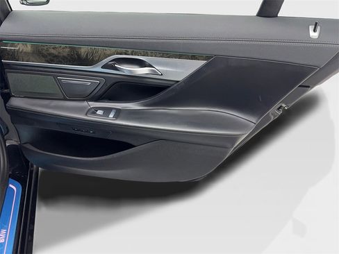 Used 2022 BMW 740i 740i NAV,CAM,PANO,HTD STS,BLIN image 42