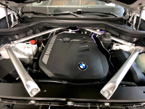 New 2026 BMW X5 xDrive40i w/ M Sport Package image 16