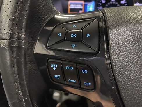 Used 2017 Ford Explorer XLT w/ Equipment Group 201A FWD image 9