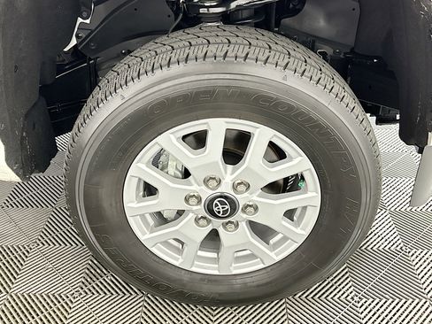 Certified 2024 Toyota Tacoma SR5 w/ SR5 Upgrade Package image 11