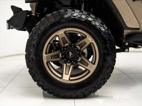 Used 2025 Jeep Wrangler Unlimited Sport image 27