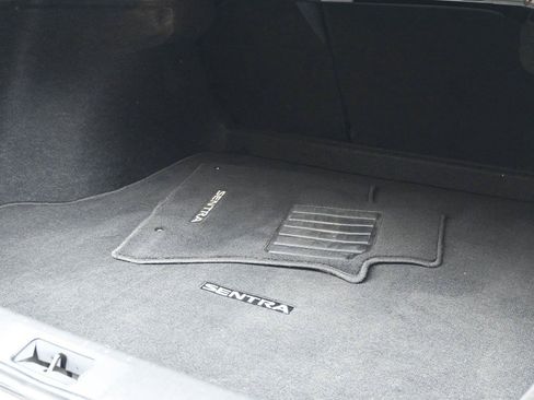 Used 2022 Nissan Sentra SV FWD image 13