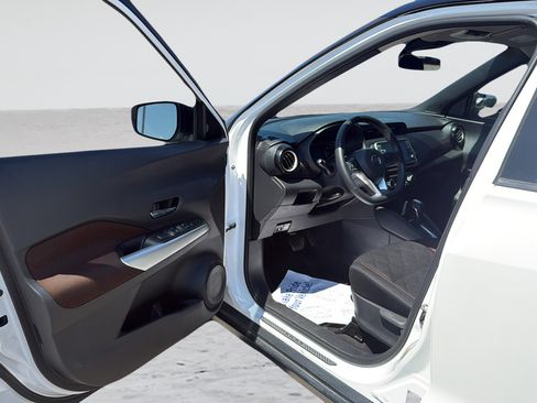 Used 2020 Nissan Kicks SR FWD image 24