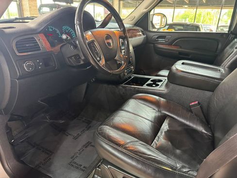 Used 2007 GMC Yukon SLT w/ SLT Preferred Equipment Group RWD image 16