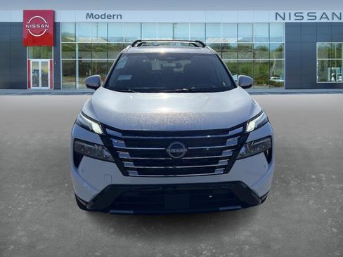 New 2026 Nissan Rogue Platinum image 2