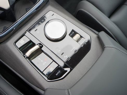 Used 2025 BMW X3 xDrive30i w/ Premium Package image 18