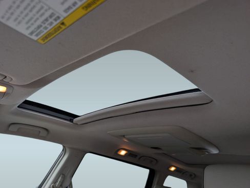 Used 2011 Nissan Quest SL w/ Bose Pkg image 15