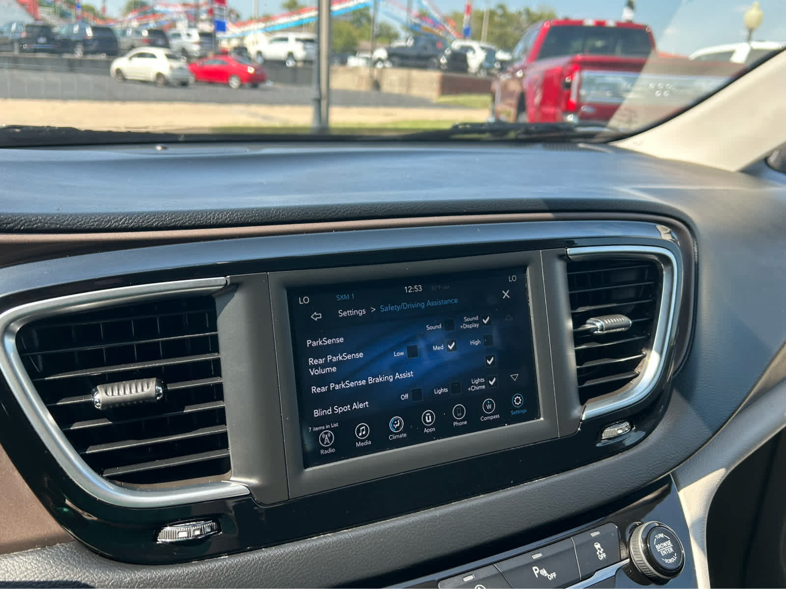 Used 2018 Chrysler Pacifica Touring Plus FWD image 39