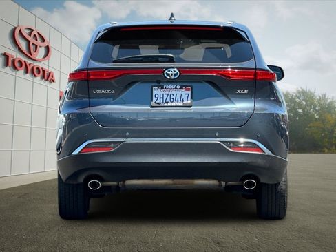 Certified 2023 Toyota Venza XLE AWD/4WD image 4