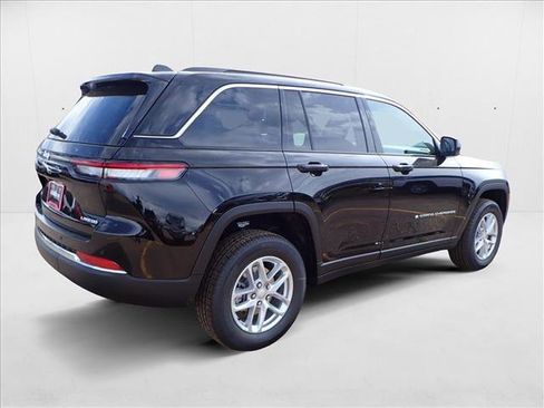 New 2025 Jeep Grand Cherokee Laredo X w/ Luxury Tech Group I image 4