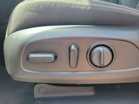 Used 2020 Chevrolet Equinox LT AWD/4WD image 23