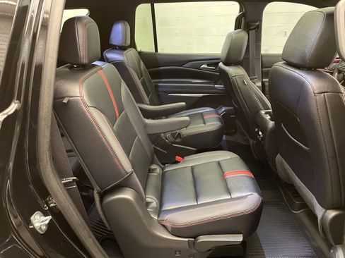 Used 2025 Chevrolet Traverse RS w/ LPO, Floor Liner Package image 34