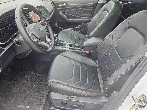 Certified 2022 Volkswagen Jetta SEL image 36