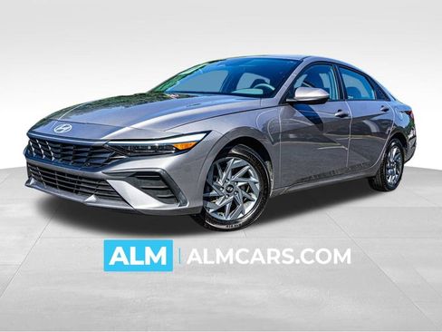 Used 2024 Hyundai Elantra SEL FWD image 1