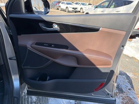 Used 2019 Kia Sorento SX w/ SX Touring Package image 10