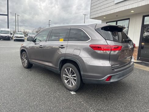 Used 2019 Toyota Highlander XLE image 6