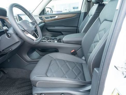 New 2026 Volkswagen Atlas SE FWD image 18