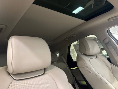 New 2026 Genesis GV70 2.5T Advanced AWD/4WD image 17