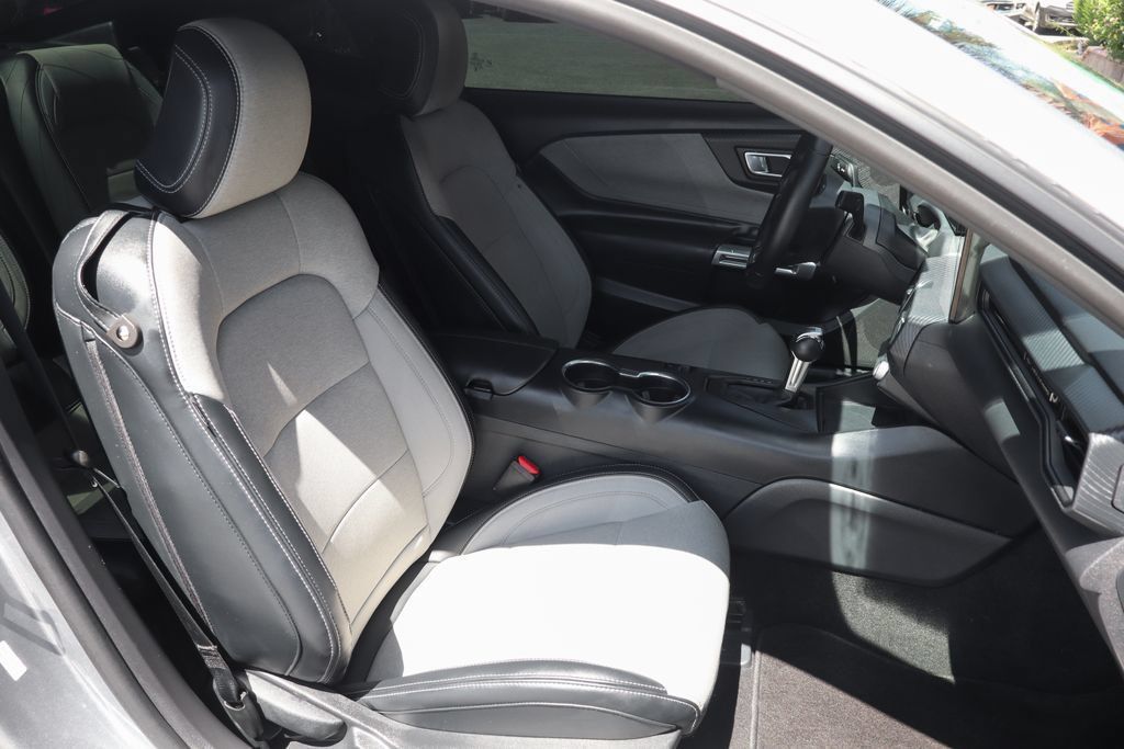 Used 2025 Ford Mustang Coupe RWD image 39