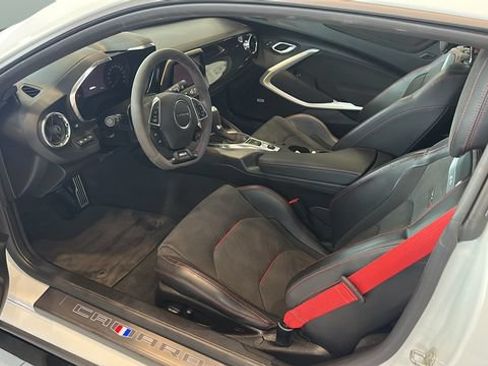 Used 2018 Chevrolet Camaro ZL1 RWD image 7