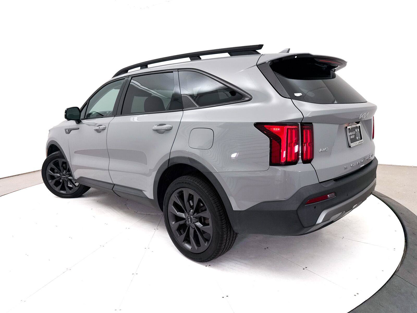Used 2022 Kia Sorento SX Prestige w/ Rust Color Package AWD/4WD image 2