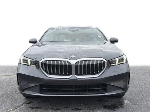 Certified 2025 BMW 530i w/ Premium Package image 32