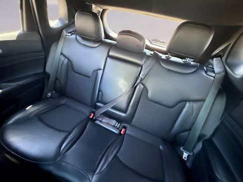 Used 2023 Jeep Compass Trailhawk image 16