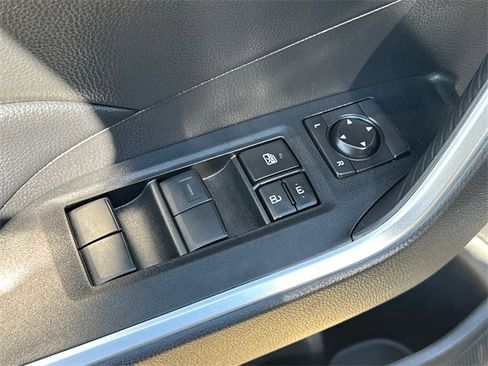 Certified 2022 Toyota RAV4 LE image 14