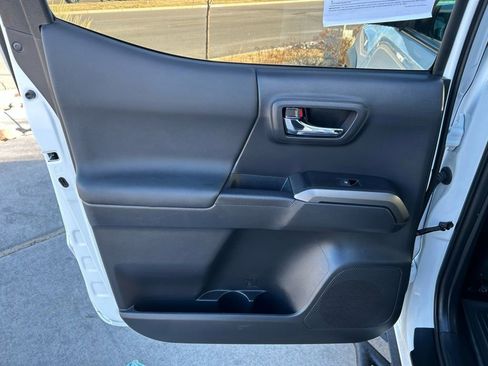 Used 2023 Toyota Tacoma TRD Off-Road w/ Technology Package image 27