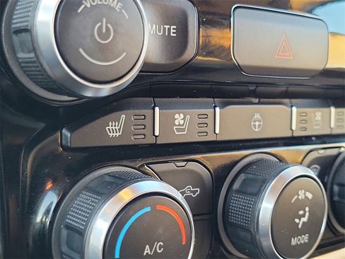 Used 2019 RAM 1500 Laramie w/ Bed Utility Group image 10