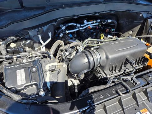 Used 2023 Ford Explorer XLT w/ Equipment Group 202A RWD image 16