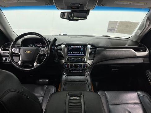 Used 2020 Chevrolet Suburban Premier image 21