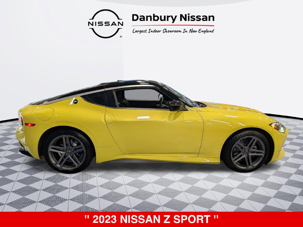 Used 2023 Nissan Z w/ Floor Mat Package RWD image 2
