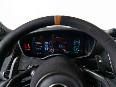 Used 2019 McLaren 600LT RWD image 18