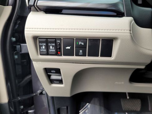 Used 2025 Honda Odyssey Elite image 33