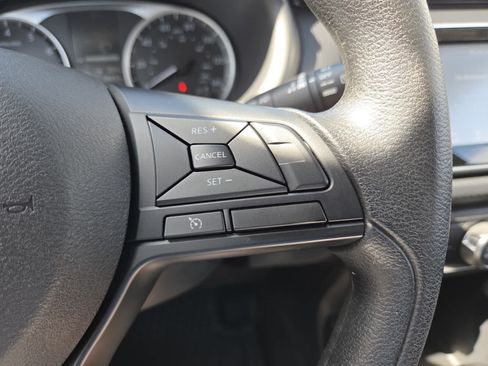 Used 2025 Nissan Kicks Play S FWD image 10