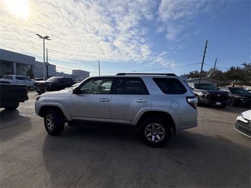 Used 2024 Toyota 4Runner TRD Off-Road image 8