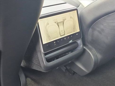 Used 2025 Tesla Model 3 Long Range RWD image 17