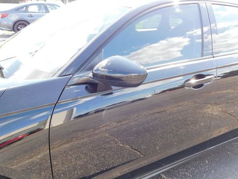 Used 2025 Honda Accord SE image 11
