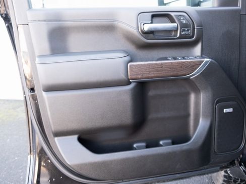 Used 2022 GMC Sierra 3500 Denali w/ Denali Black Diamond Edition image 16