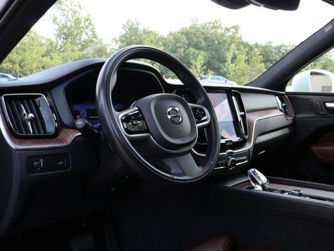 Used 2022 Volvo XC60 B5 Inscription w/ Climate Package AWD/4WD image 24