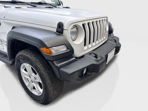 Used 2019 Jeep Wrangler Unlimited Sport S AWD/4WD image 17