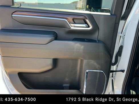 Used 2024 GMC Sierra 2500 SLT w/ SLT Premium Package image 18