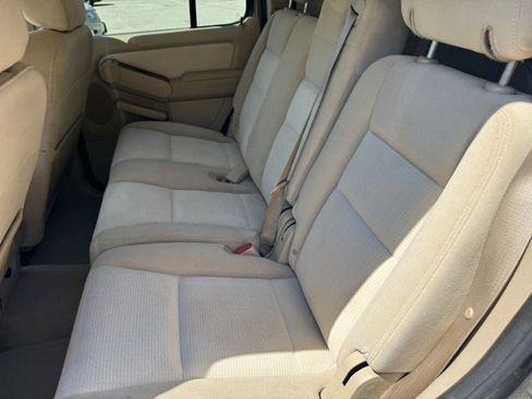 Used 2006 Ford Explorer XLT AWD/4WD image 13
