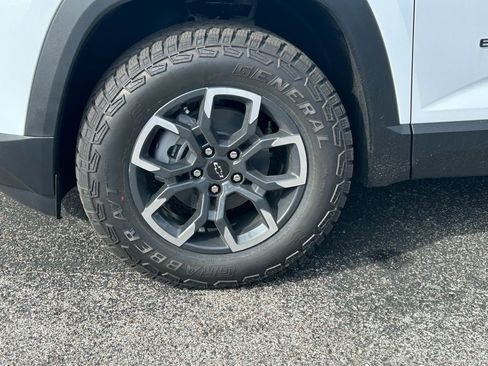 New 2026 Chevrolet Equinox ACTIV w/ Convenience Package III AWD/4WD image 10