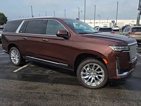 Certified 2023 Cadillac Escalade ESV Premium Luxury Platinum w/ LPO, Radiant Package AWD/4WD image 2