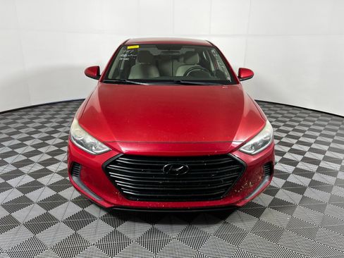Used 2017 Hyundai Elantra SE image 2
